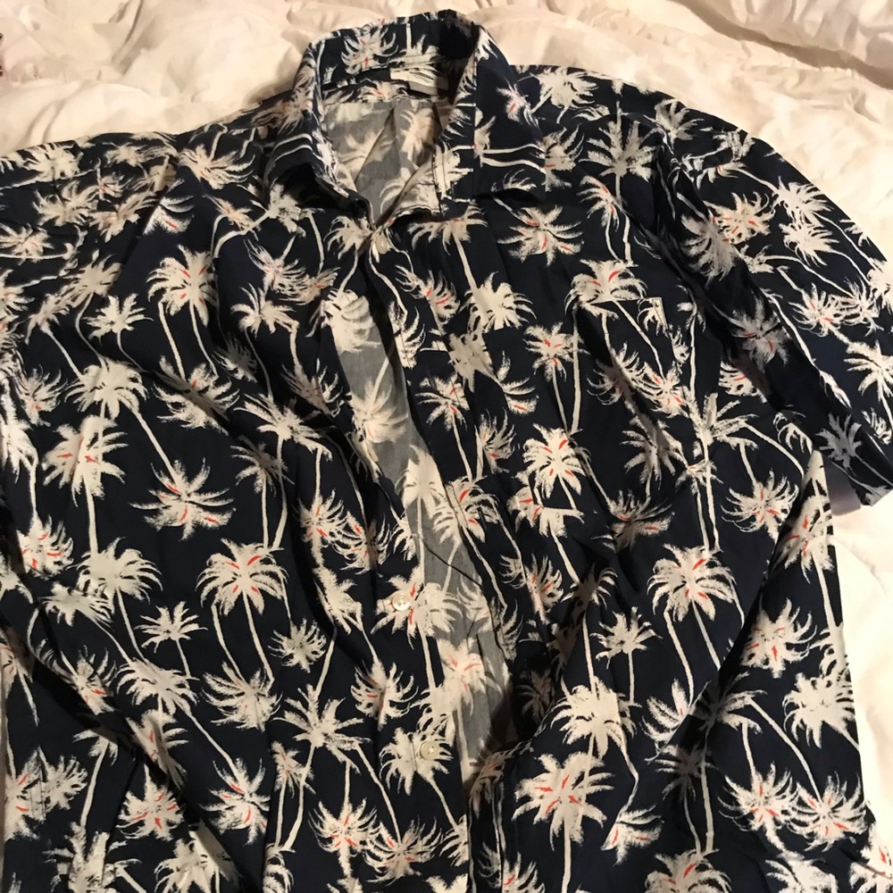 Old Navy men's button up short sleeve shirt size XL